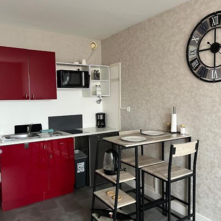 Joli Studio Avec Parking Prive, Bien Situe Moulins  Exteriör bild
