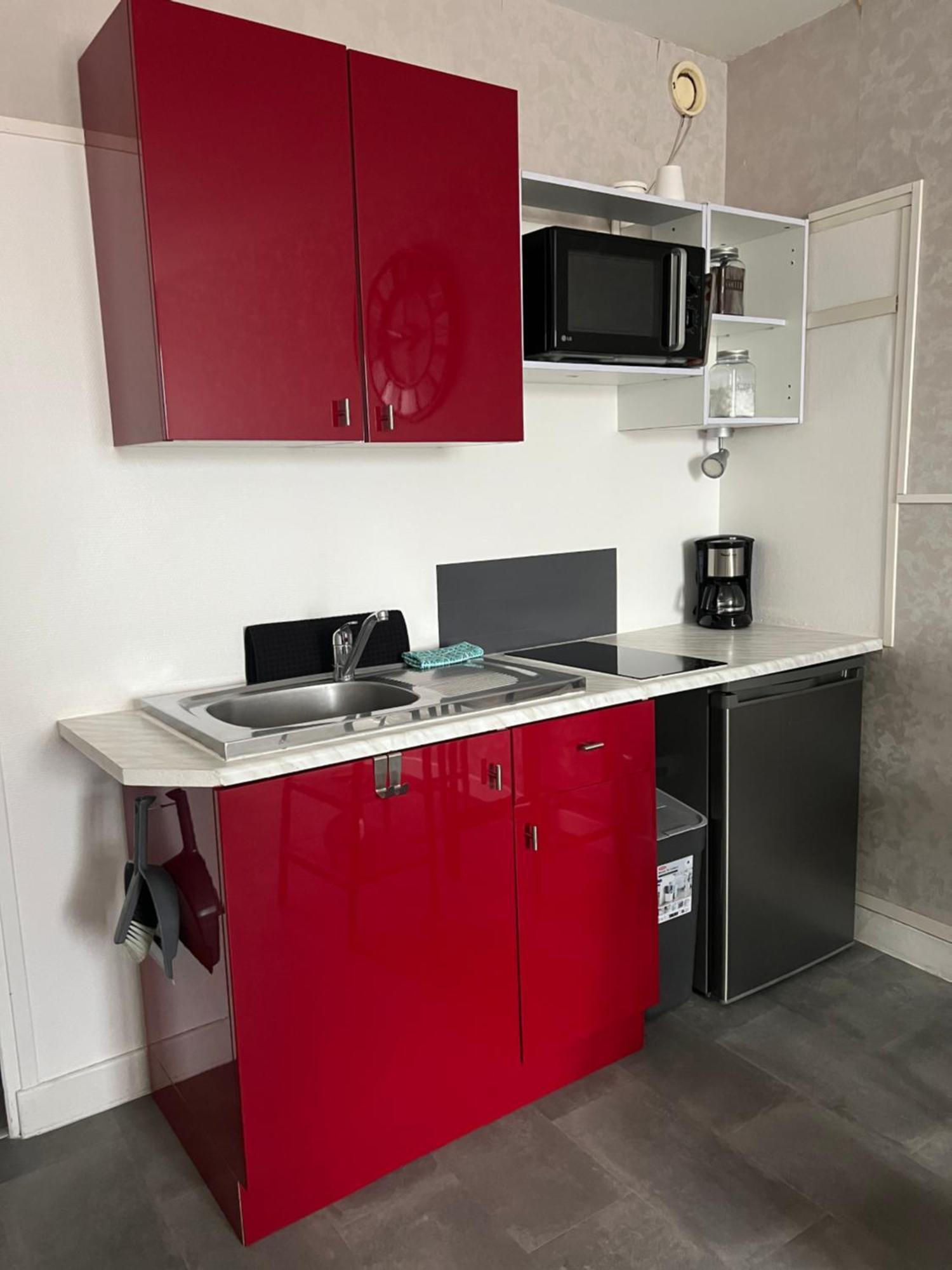 Joli Studio Avec Parking Prive, Bien Situe Moulins  Exteriör bild